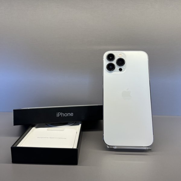 iPhone 13 Pro Max ou 4000$ no pix 